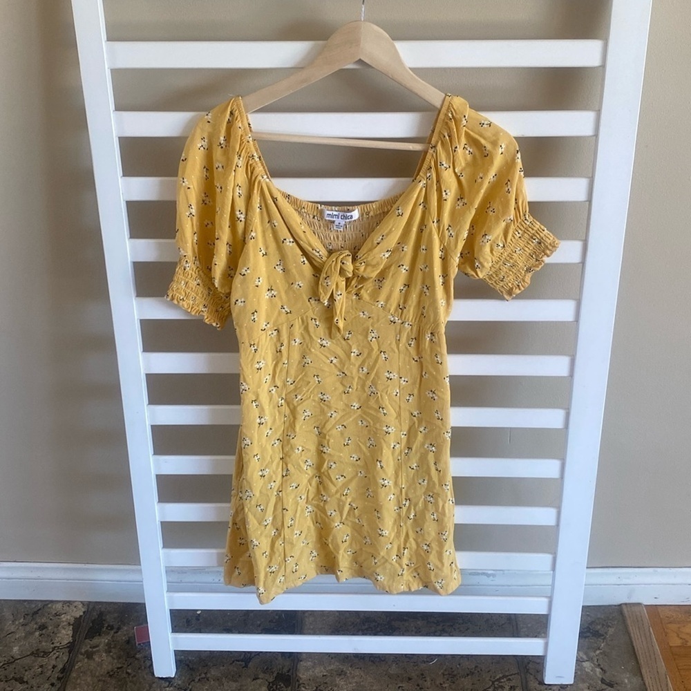 MIMI CHICA Yellow Floral Mini Sundress Size Medium